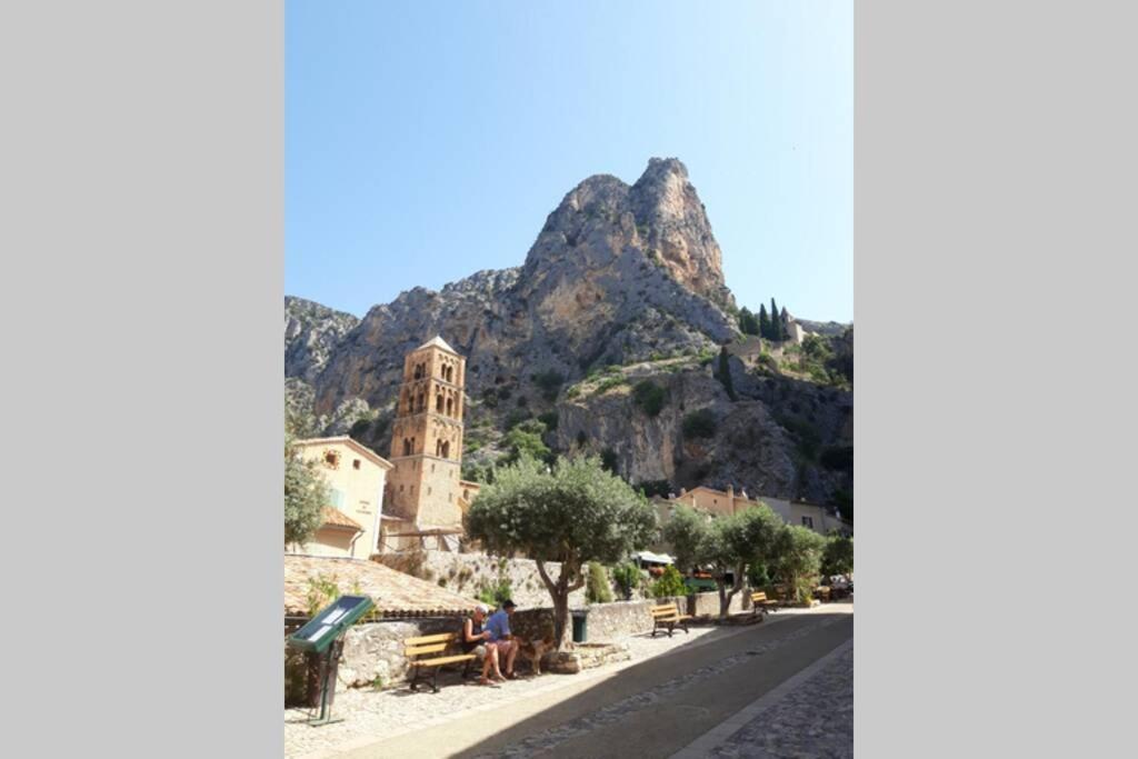 Lou Paradiu Du Verdon Allemagne-en-Provence Esterno foto
